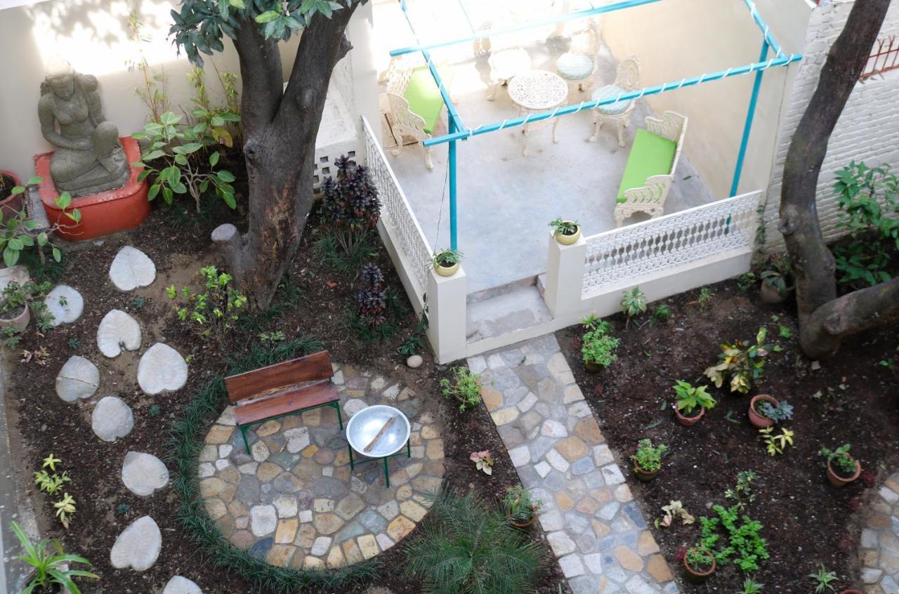 Mango Tree Courtyard Dehradun Hotel Екстериор снимка