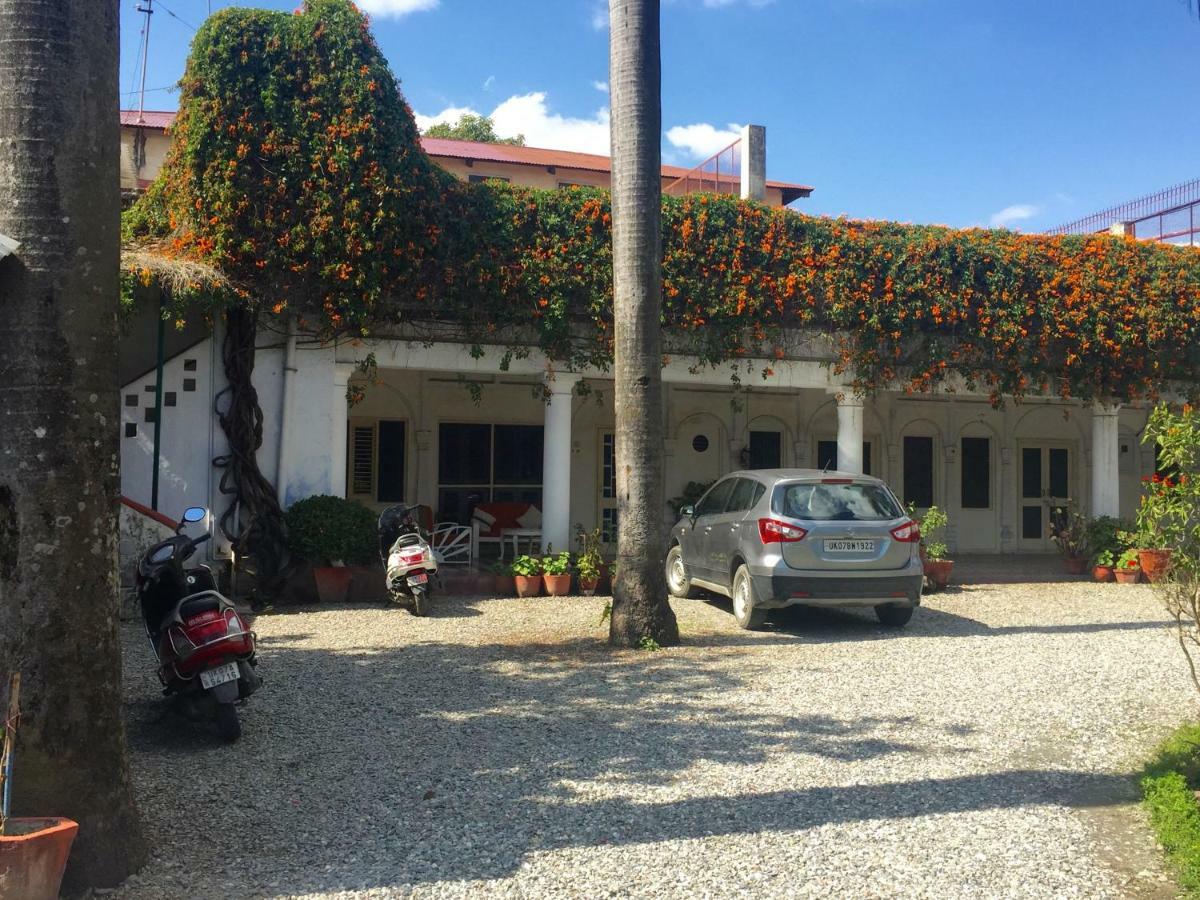 Mango Tree Courtyard Dehradun Hotel Екстериор снимка